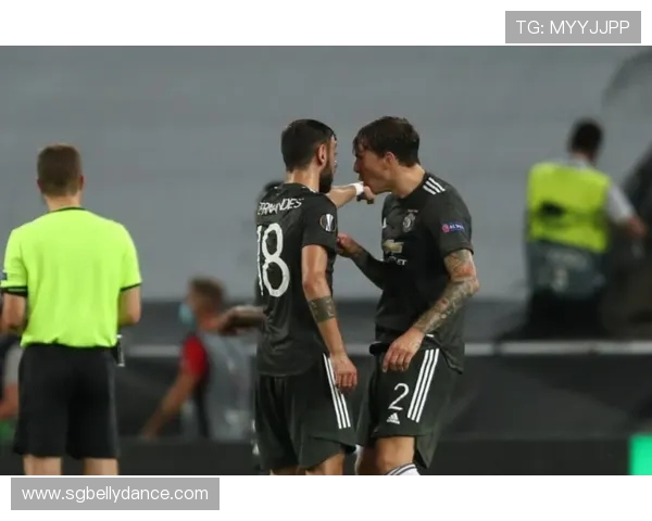 伊萨克皇社训练引发纽卡球迷不满 官方未回应擅自离队传言 伊萨克皇社训练引发纽卡球迷不满 官方未回应擅自离队传言